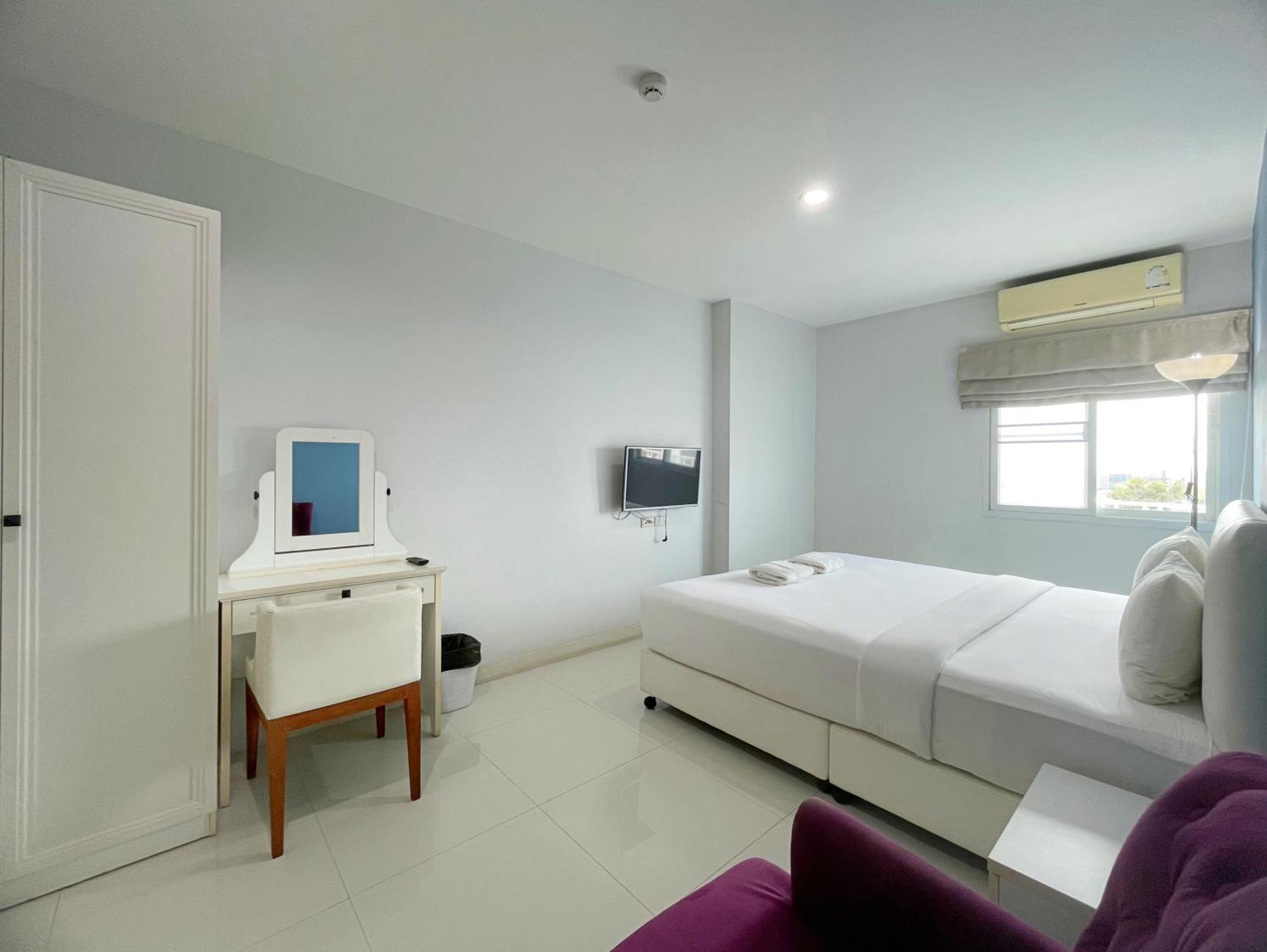 Baan Pattaya By Sabai Hotel Ngoại thất bức ảnh