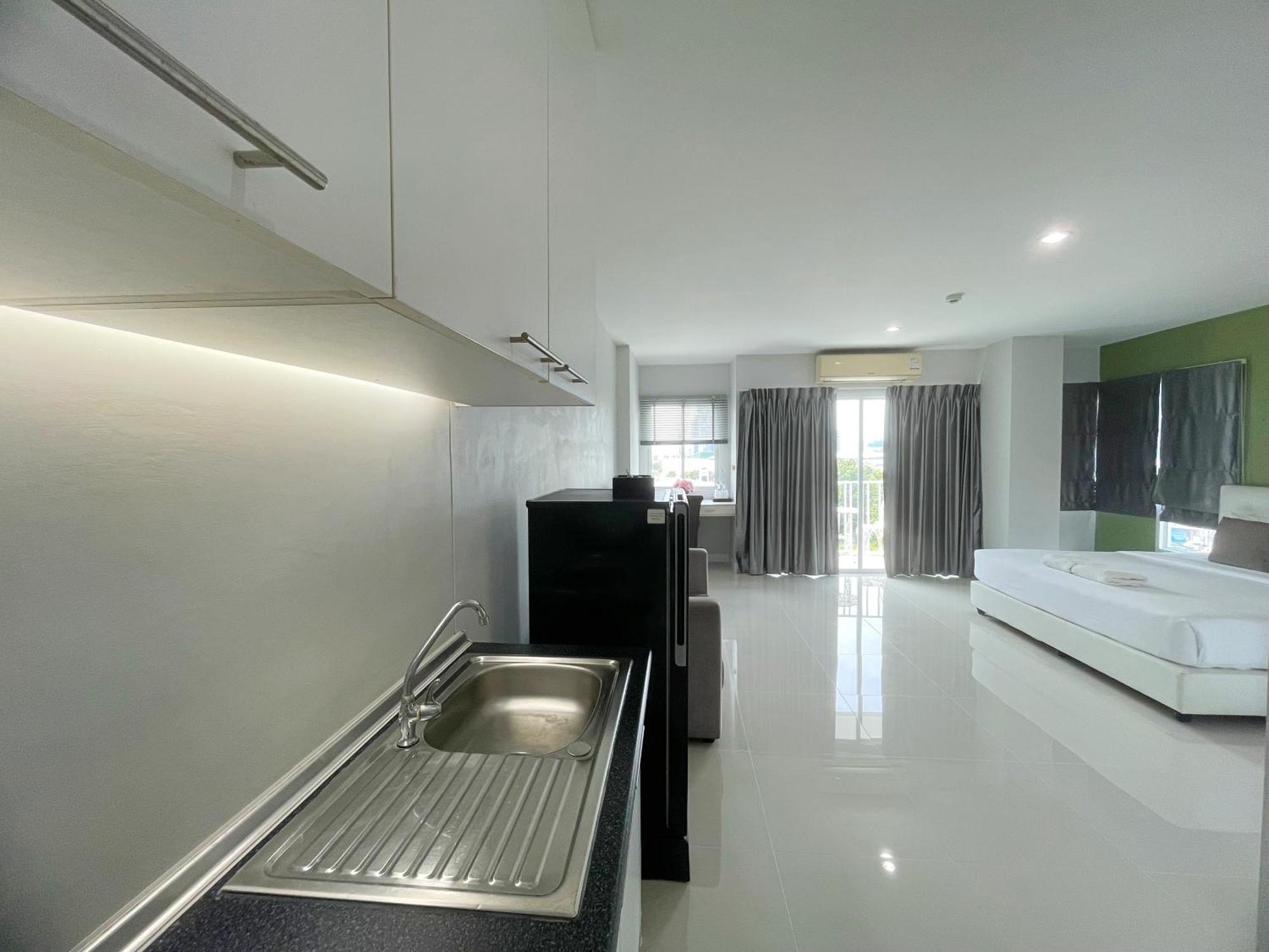 Baan Pattaya By Sabai Hotel Ngoại thất bức ảnh