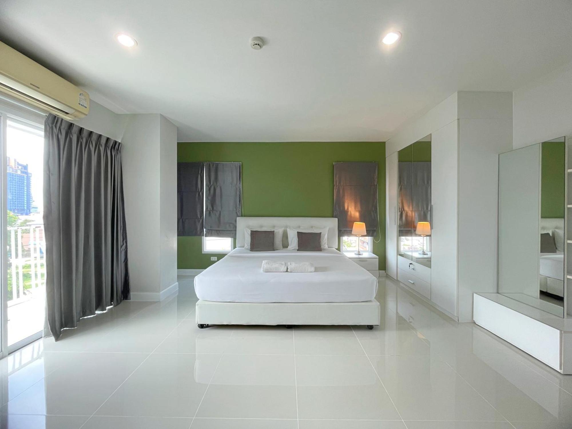 Baan Pattaya By Sabai Hotel Ngoại thất bức ảnh
