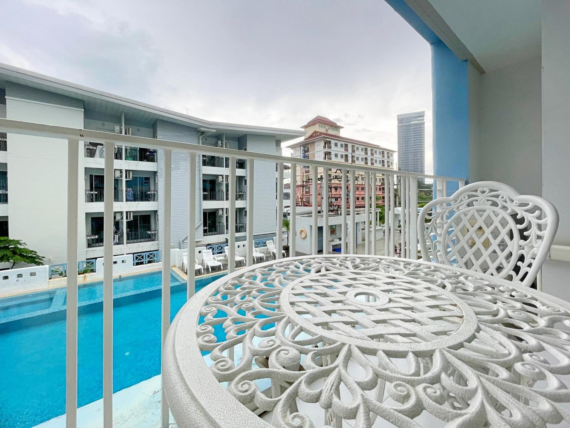 Baan Pattaya By Sabai Hotel Ngoại thất bức ảnh
