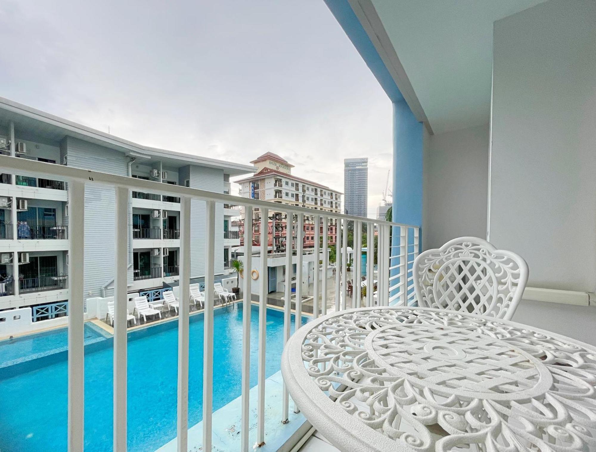 Baan Pattaya By Sabai Hotel Ngoại thất bức ảnh