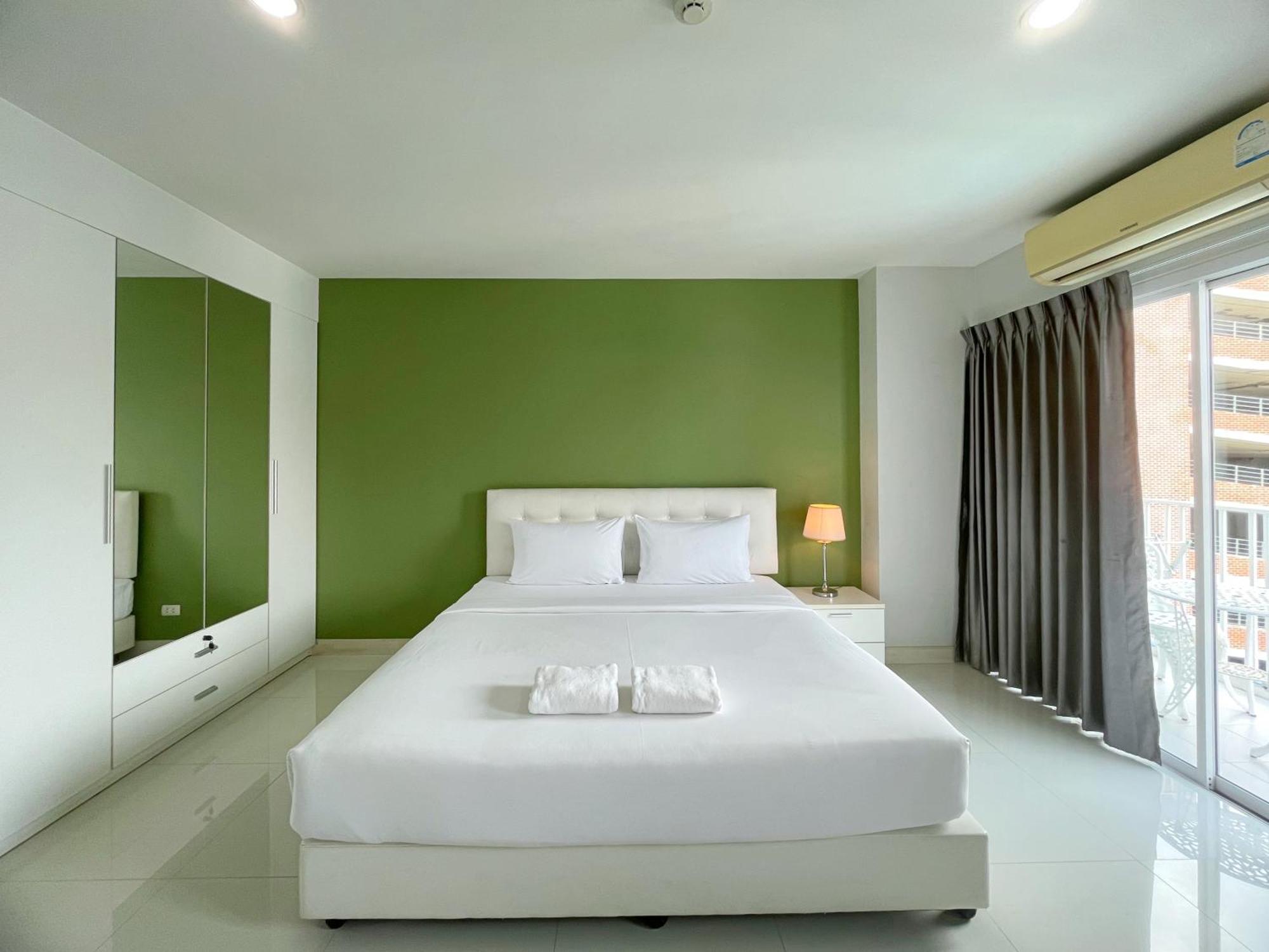 Baan Pattaya By Sabai Hotel Ngoại thất bức ảnh