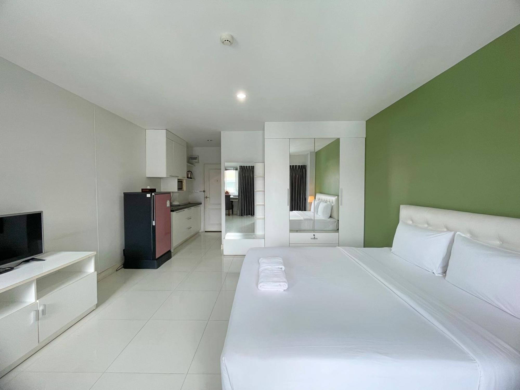 Baan Pattaya By Sabai Hotel Ngoại thất bức ảnh