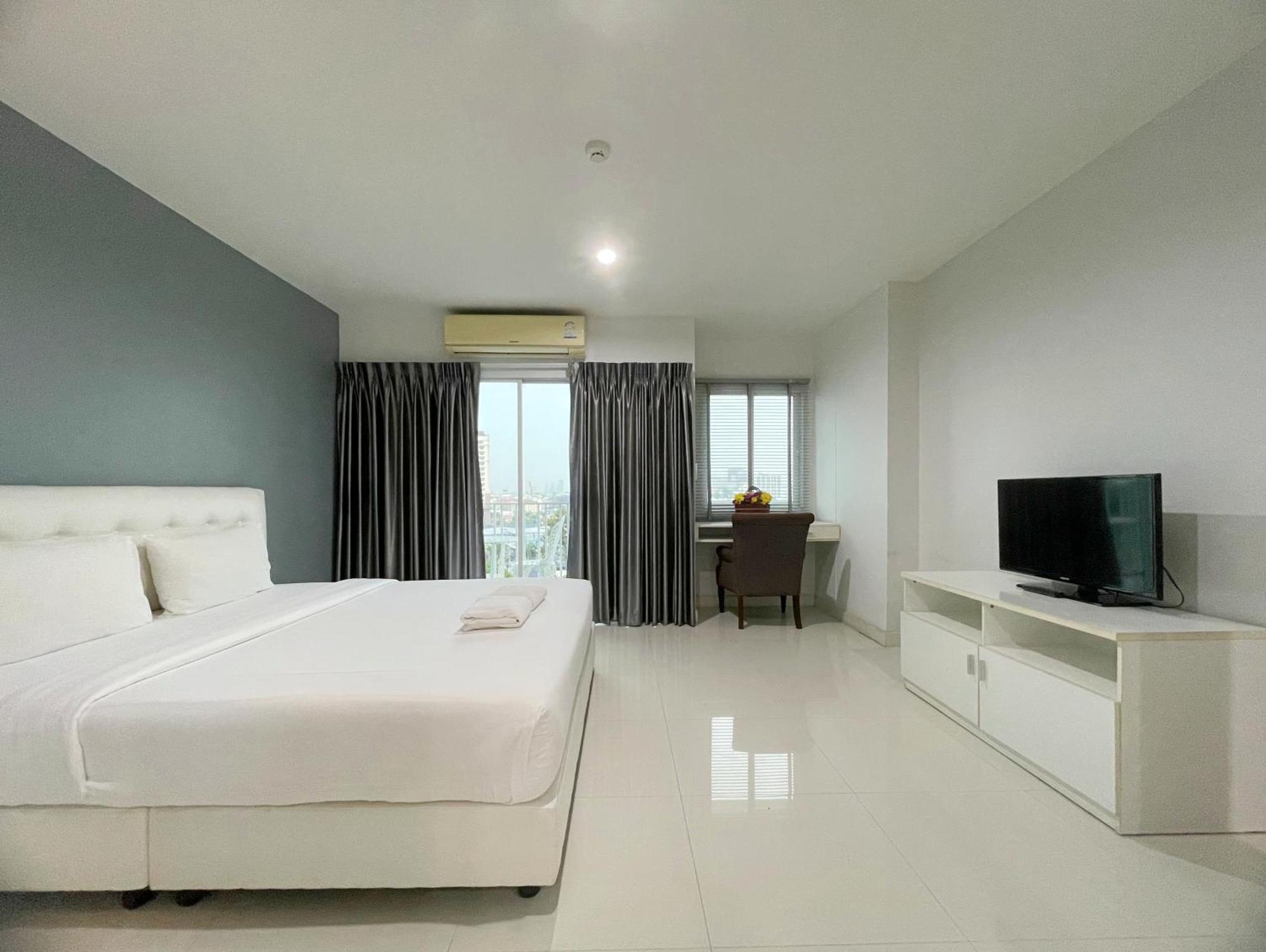 Baan Pattaya By Sabai Hotel Ngoại thất bức ảnh
