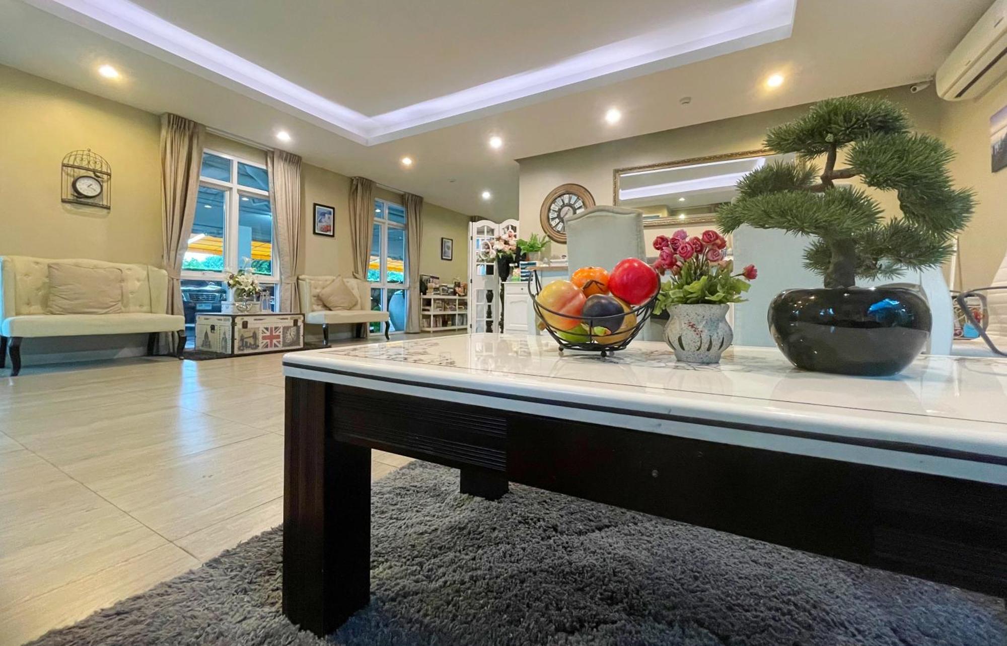 Baan Pattaya By Sabai Hotel Ngoại thất bức ảnh