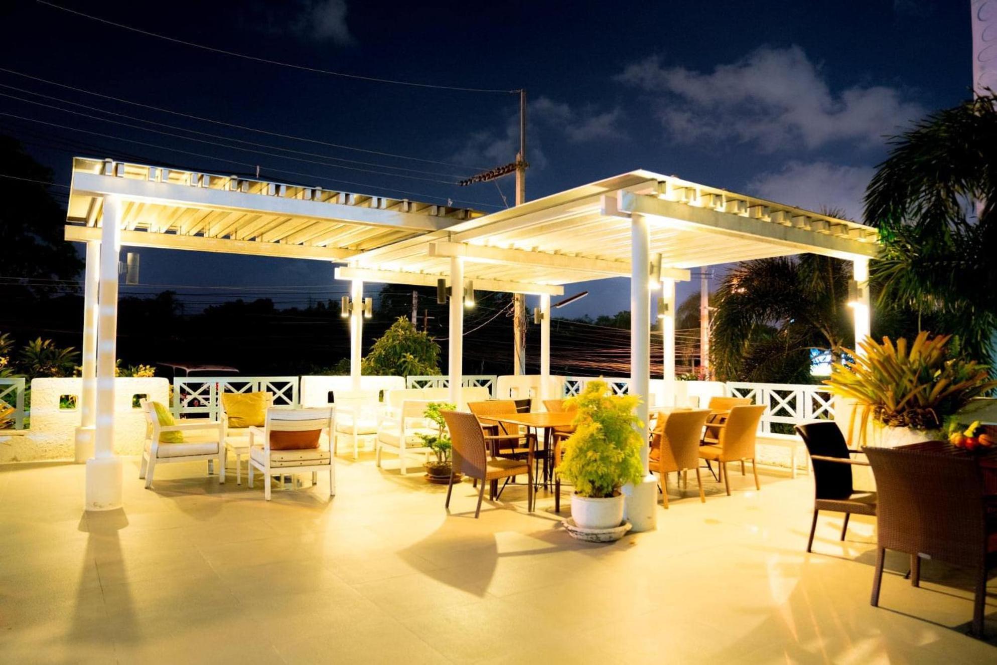 Baan Pattaya By Sabai Hotel Ngoại thất bức ảnh