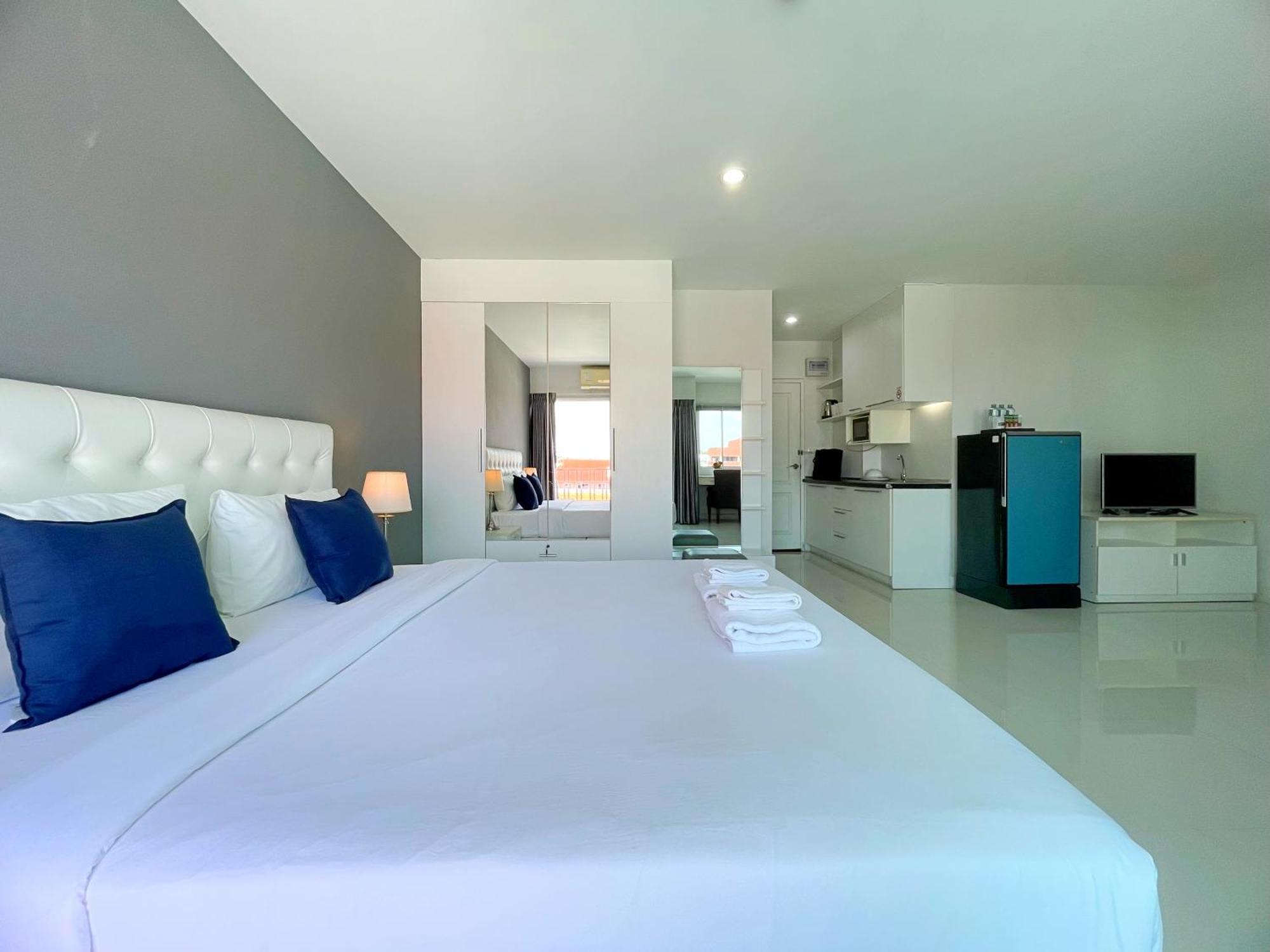 Baan Pattaya By Sabai Hotel Ngoại thất bức ảnh