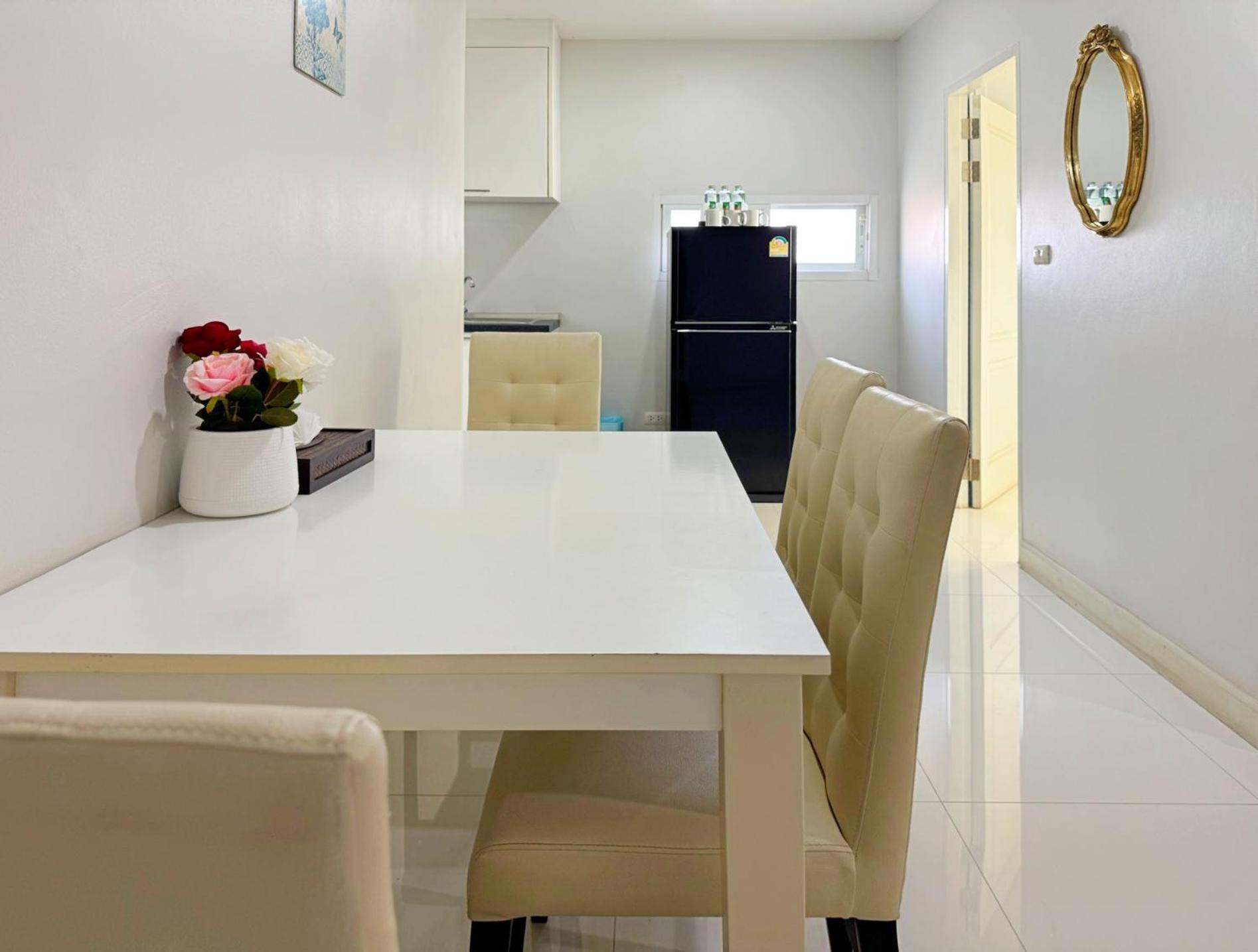 Baan Pattaya By Sabai Hotel Ngoại thất bức ảnh