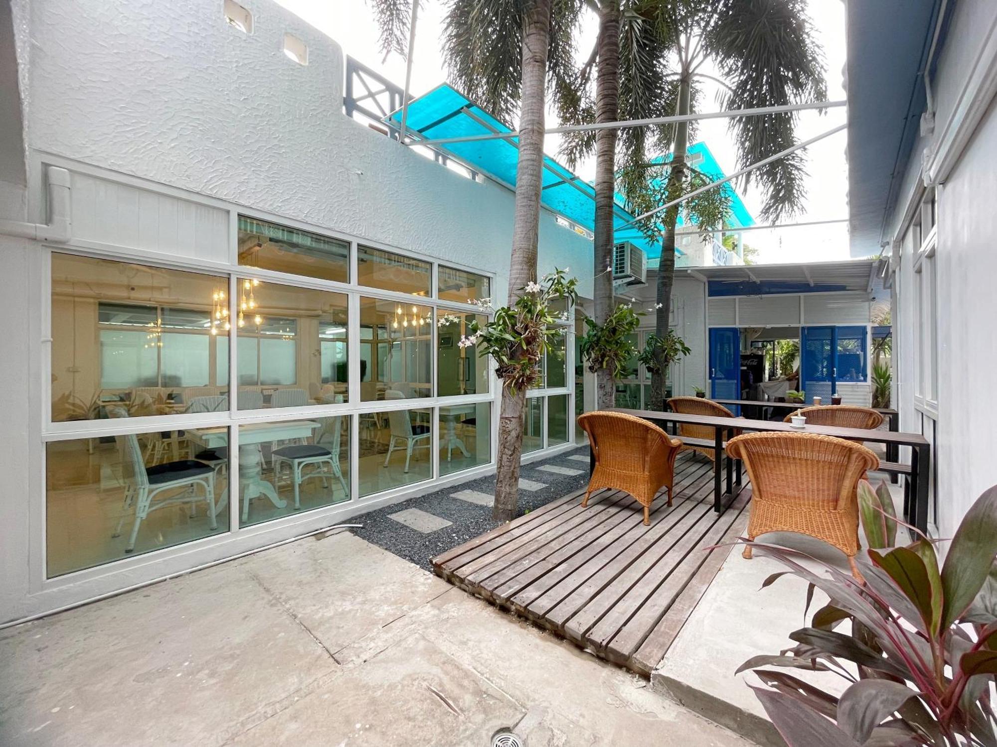 Baan Pattaya By Sabai Hotel Ngoại thất bức ảnh