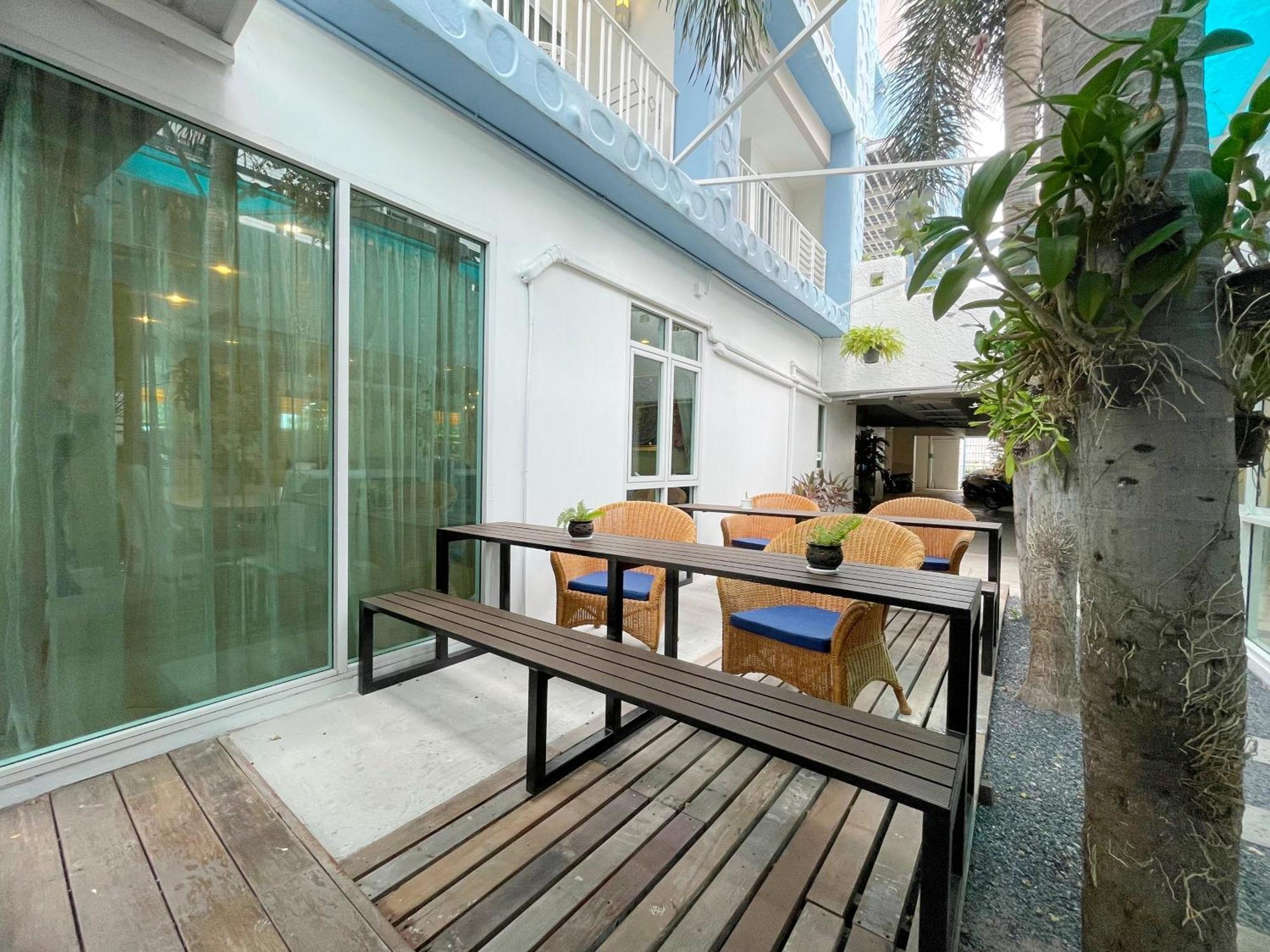 Baan Pattaya By Sabai Hotel Ngoại thất bức ảnh